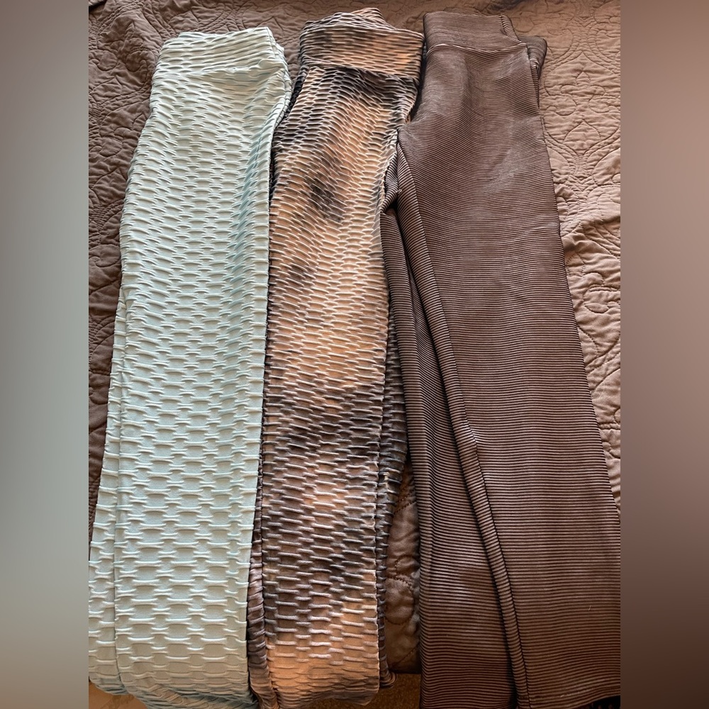 SHEIN Textured White Leggings